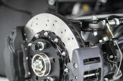 Замена передних или задних тормозных колодок