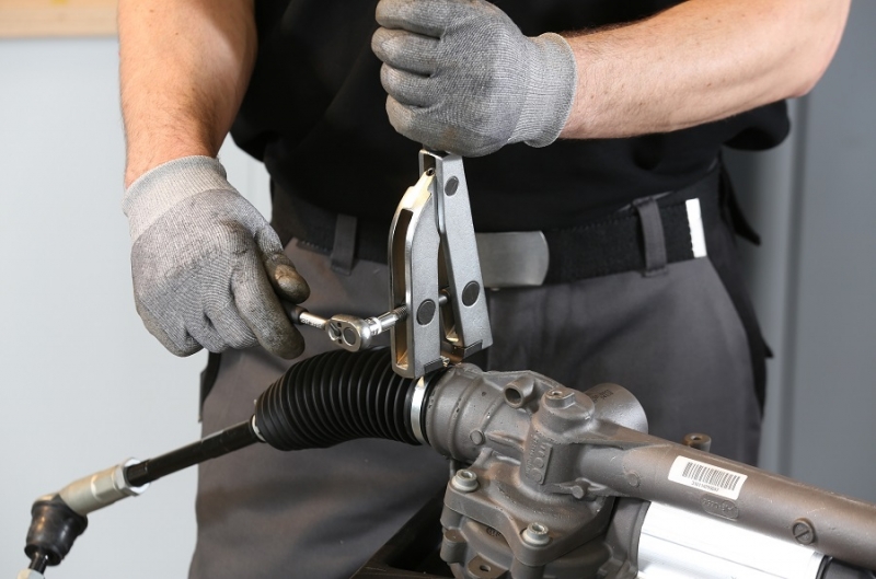 Замена рулевых наконечников и пыльников