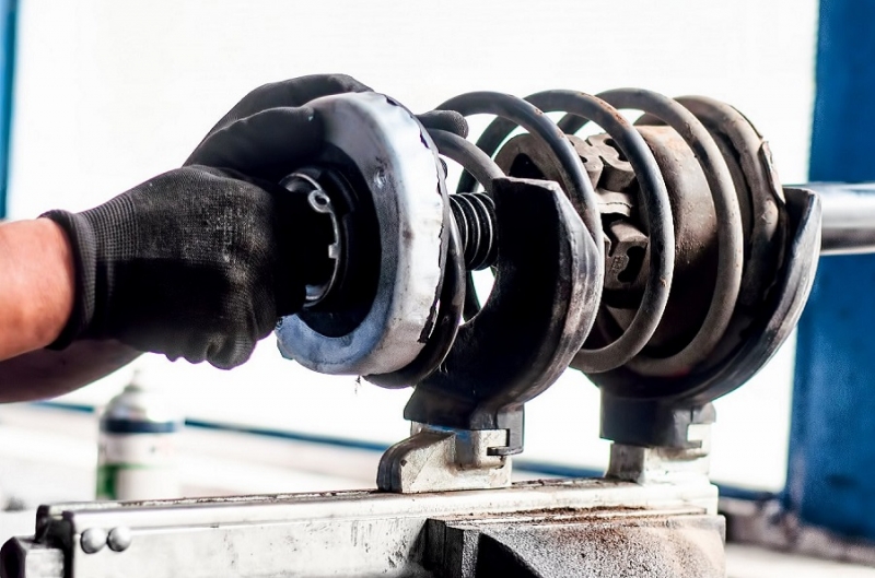 Замена стоек амортизаторов и пружин